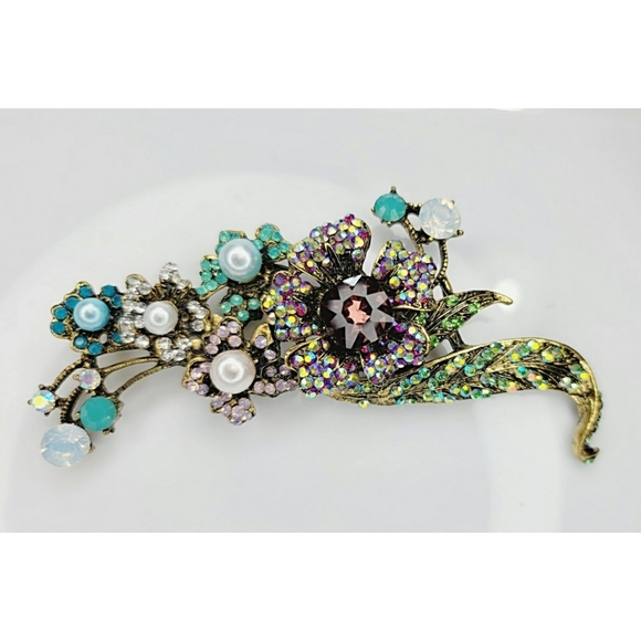 Vintage Look Crystal Embellished Floral Spray Brooch - Picture 8 of 12
